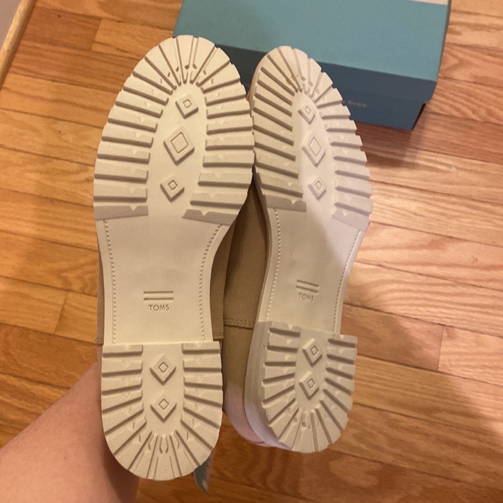 TOMS NWT❗️NIB❗️Cleo Water Resistant Chelsea Ankle Boots - Picture 6 of 9